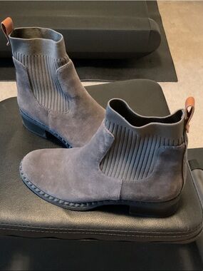 Chelsea Suede Ankle Boots - Gray
